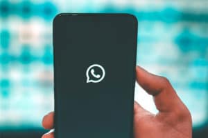 WhatsApp teste des emoji personnalisés sur les icônes de groupe ; apprenez à utiliser